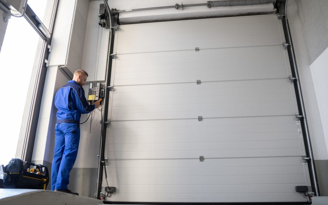 L’Importance cruciale d’un contrat de maintenance pour votre porte de garage